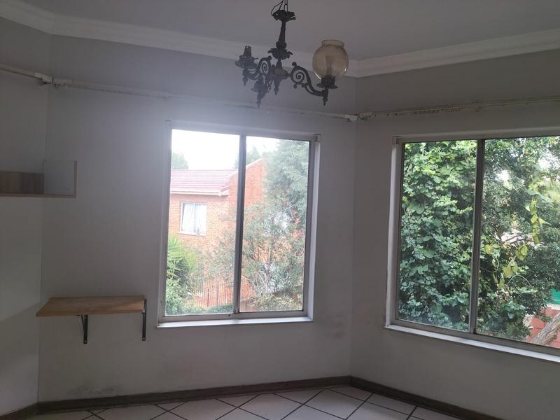 5 Bedroom Property for Sale in Willows Free State